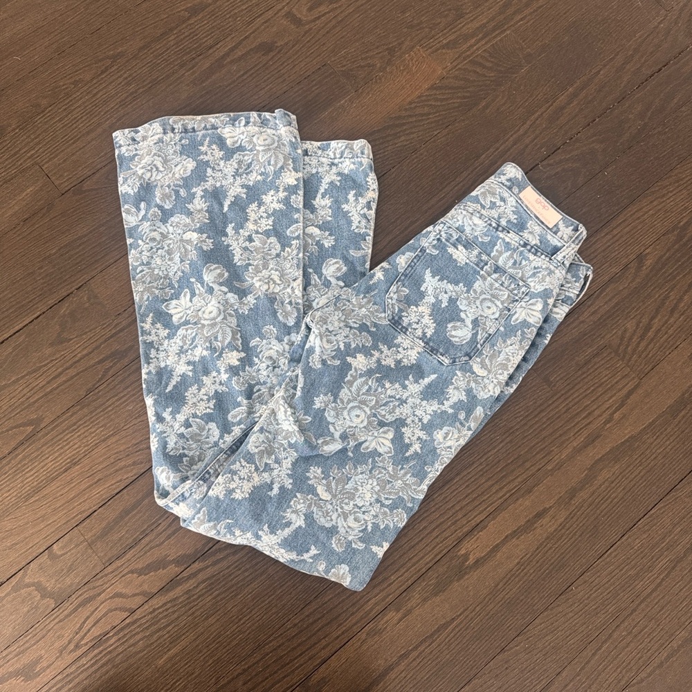 Love SHack Famcy Floral Jeans - Picture 10 of 12
